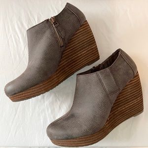 DR. SCHOLL’S True Comfort Harlow Wedge Ankle Bootie | Size 6.5